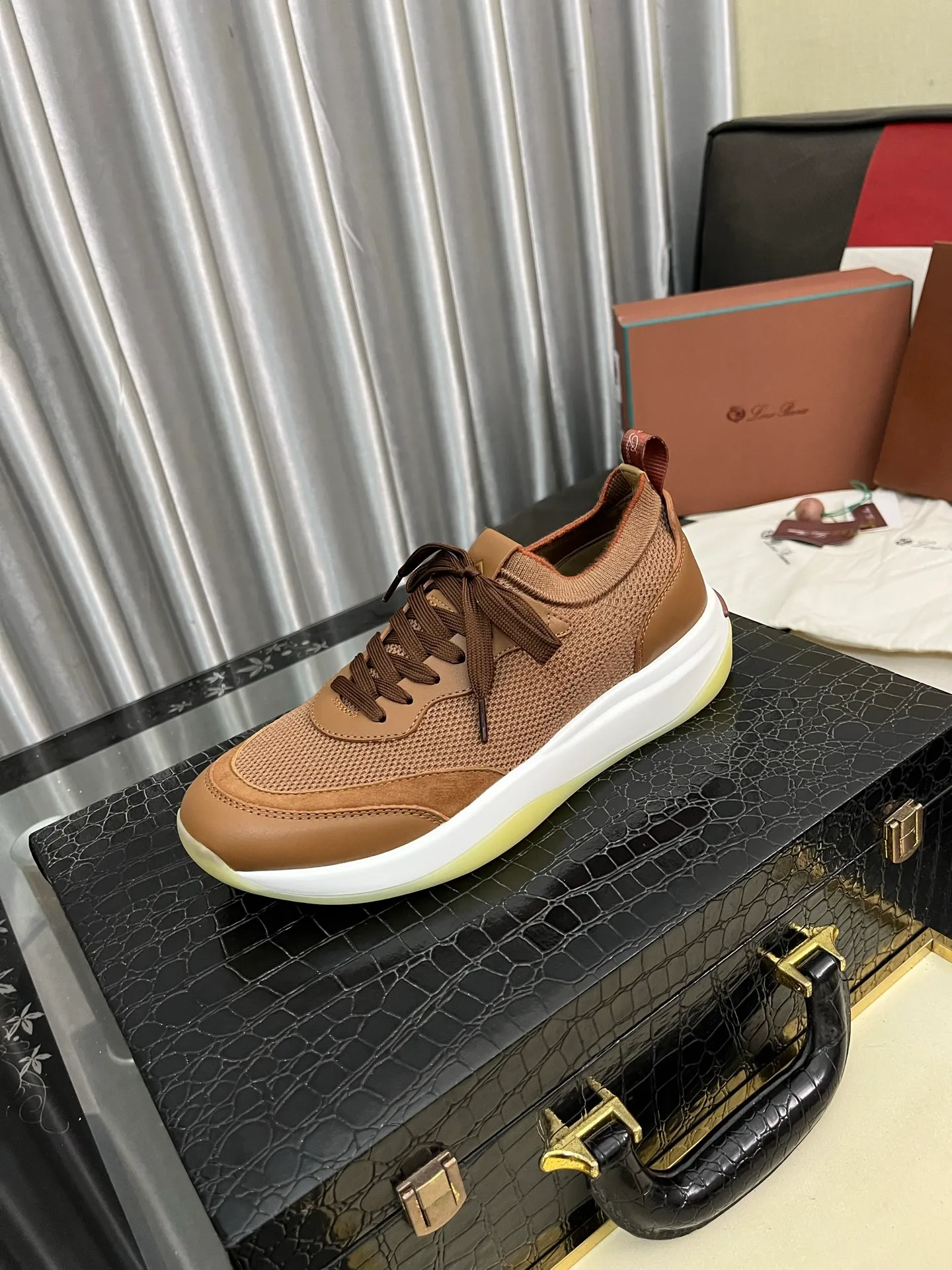Men's men's shoes💰620⌚️⌚️Loro Piana - Loro Piana LP classic casual shoes, men's lace-up casual shoes and sneakers, high-quality lightweight and comfortable fabrics, suitable for outdoor leisure, the color is young and energetic, the upper is imported deerskin from Italy, it is great with sportswear or casual suits! Code number: 38-446️⃣Colors available